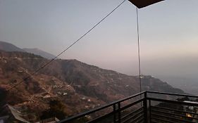 King Castle Mcleodganj-Centrally Heated And Air Cooled- Near Mall Road - Free Parking